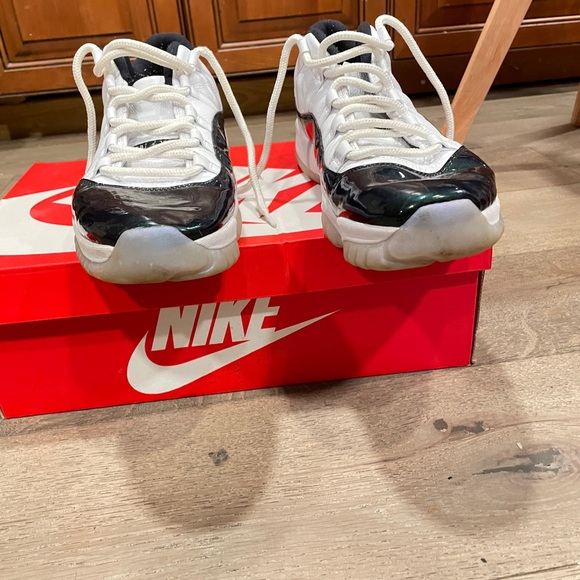 Jordan 11 low 'iridescent'